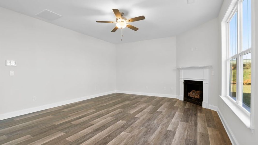 Spacious, unfurnished interior of a new home in Edgewood Estates, Greenville (Image 22).