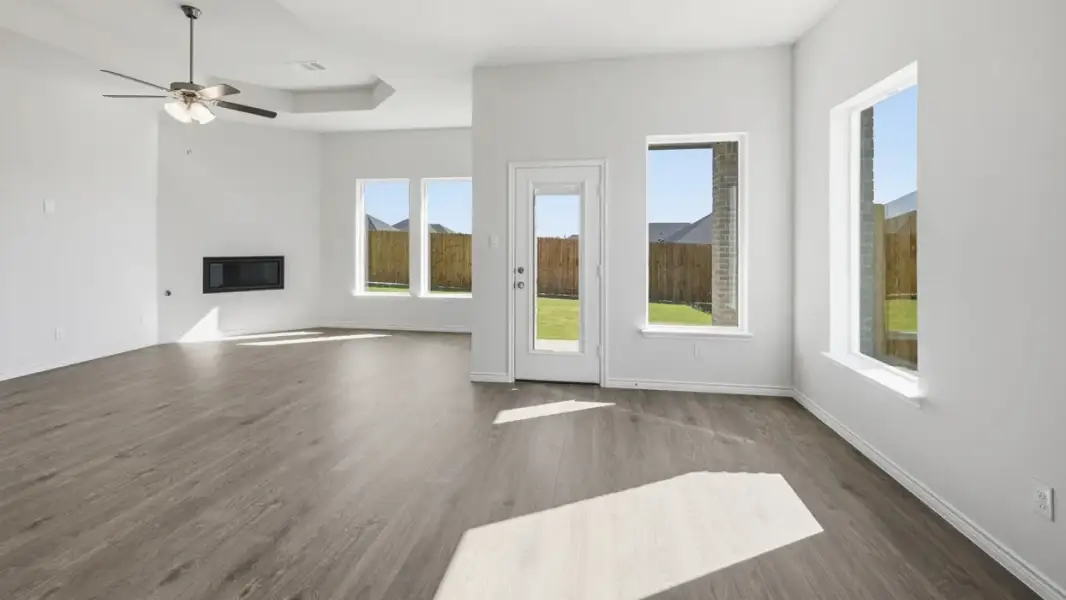 Spacious, unfurnished interior of a new home in Madera, Royse City (Image 15).