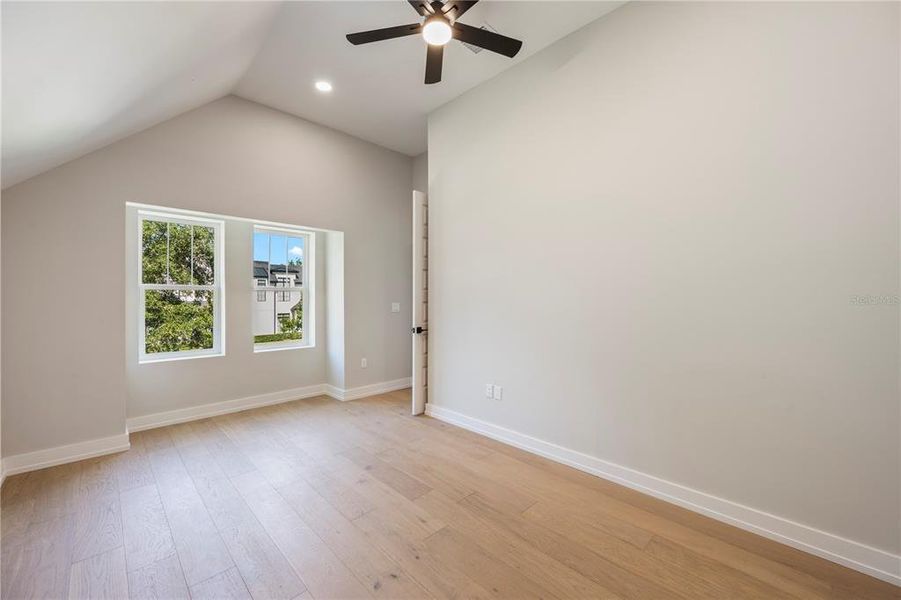 Spacious, unfurnished interior of a new home in , Winter Park (Image 21).