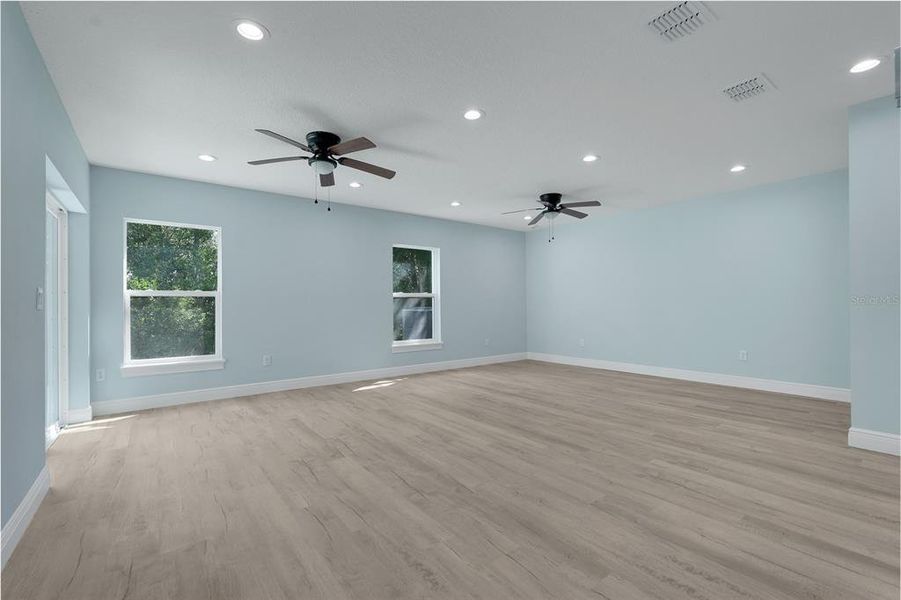 Spacious, unfurnished interior of a new home in , Deltona (Image 40).