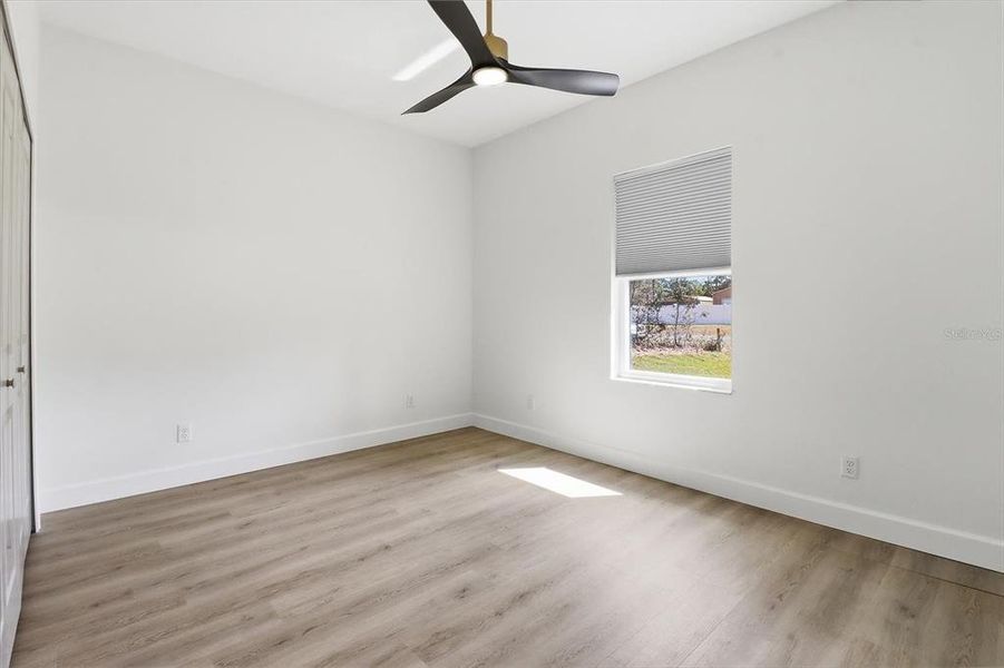 Spacious, unfurnished interior of a new home in , Citrus Springs (Image 32).