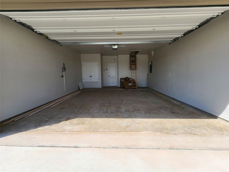 Spacious, unfurnished interior of a new home in Eagle Heights, Salado (Image 21). Spacious, unfurnished interior of a new home in Eagle Heights, Salado (Image 21).