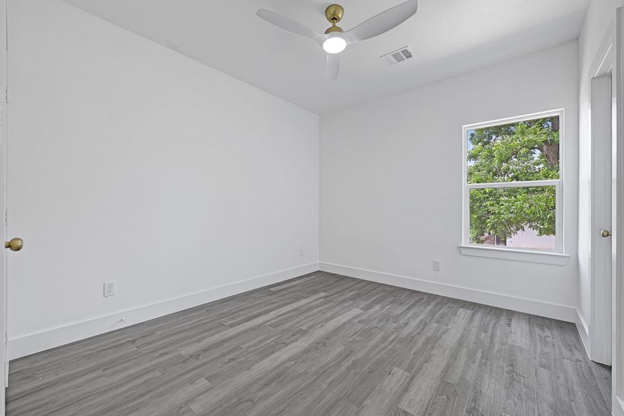 Spacious, unfurnished interior of a new home in , Houston (Image 15).