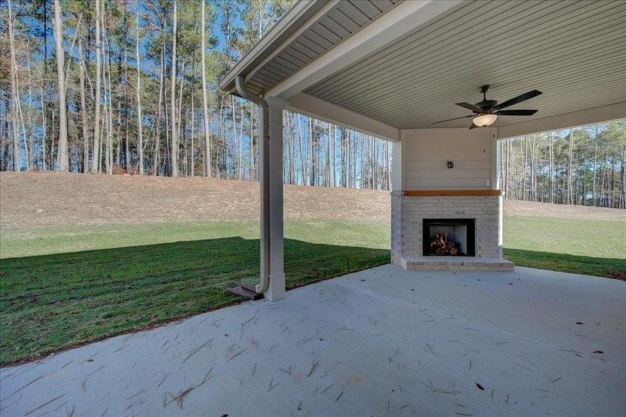 Exterior details and patio area of a home in Riverbend Overlook, Fayetteville (Image 3).