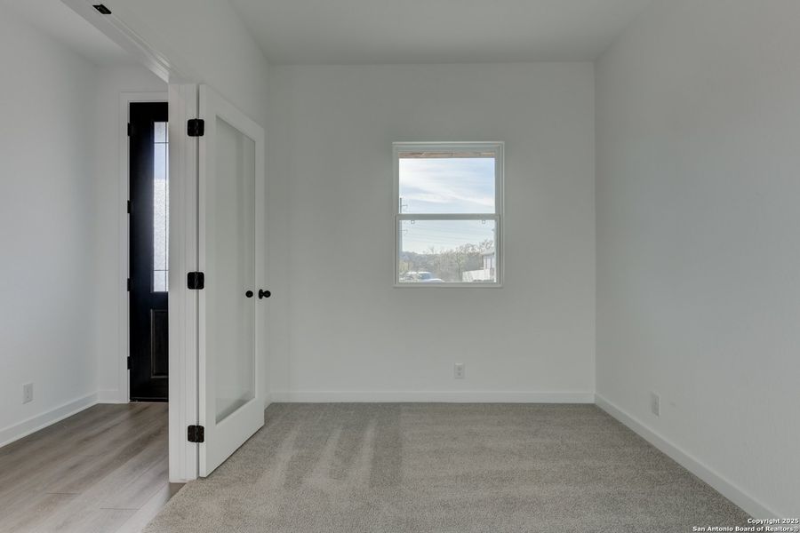 Spacious, unfurnished interior of a new home in Arcadia Ridge, San Antonio (Image 15).