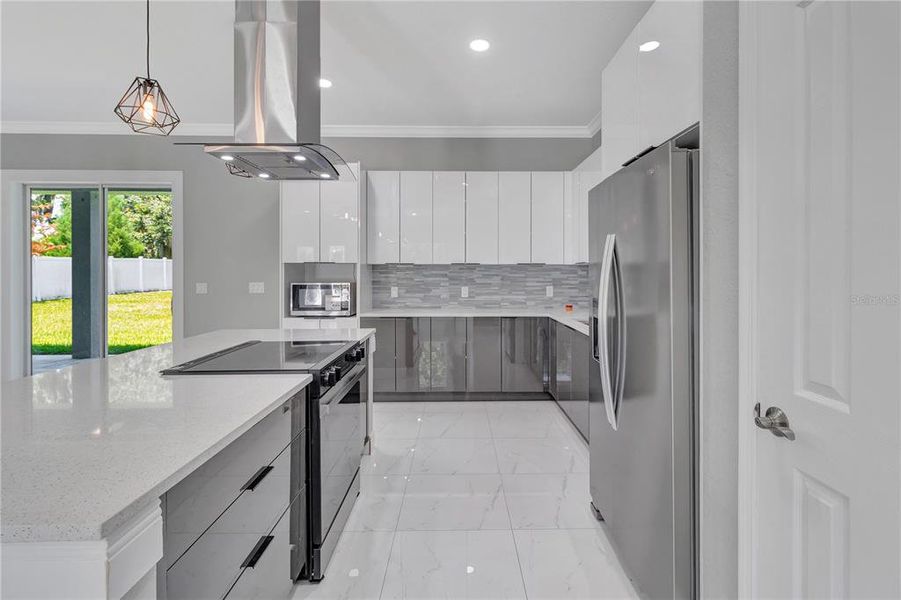 Furnished interior view inside a new home in , Leesburg (Image 7).