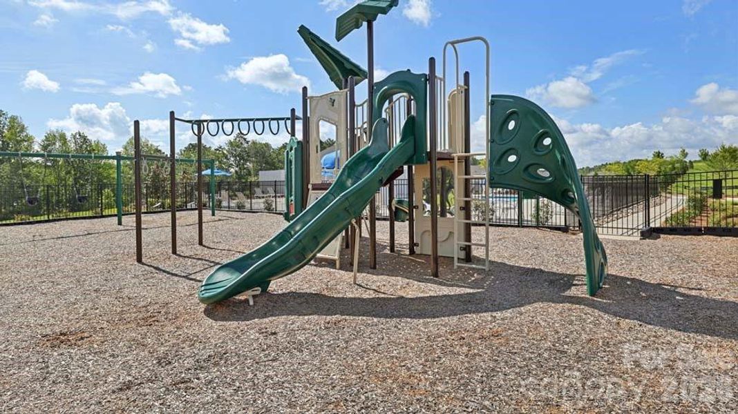 Community amenities in Sylvan Creek, Denver (Image 25). Community amenities in Sylvan Creek, Denver (Image 25).