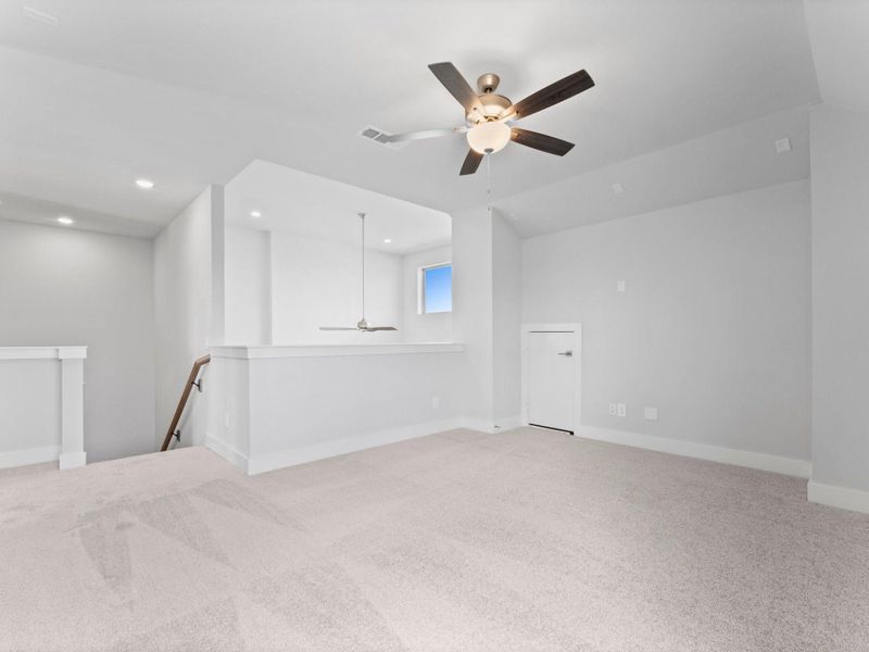 Spacious, unfurnished interior of a new home in The Grand Prairie 60’s, Hockley (Image 14).