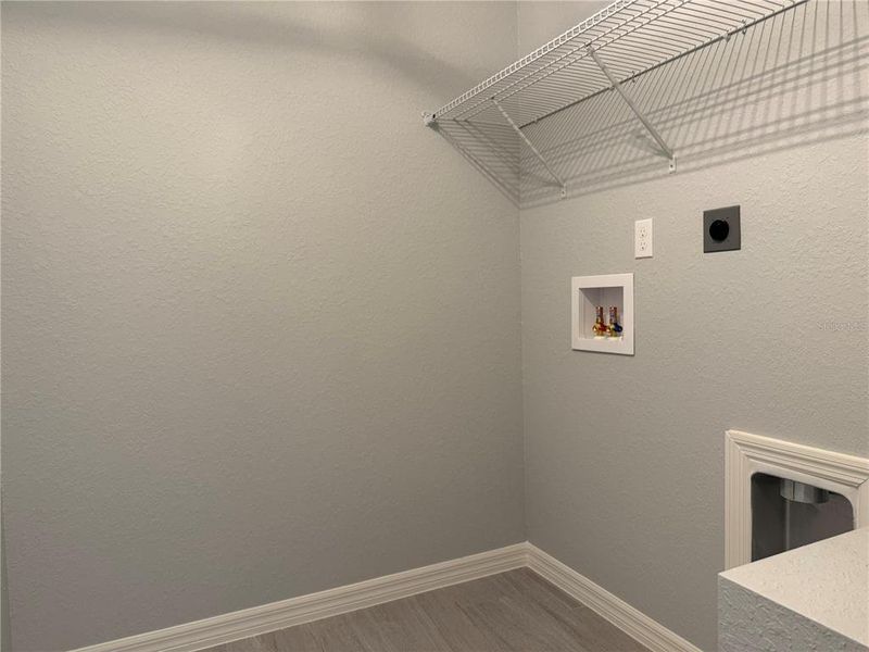 Spacious, unfurnished interior of a new home in , Dunnellon (Image 4).