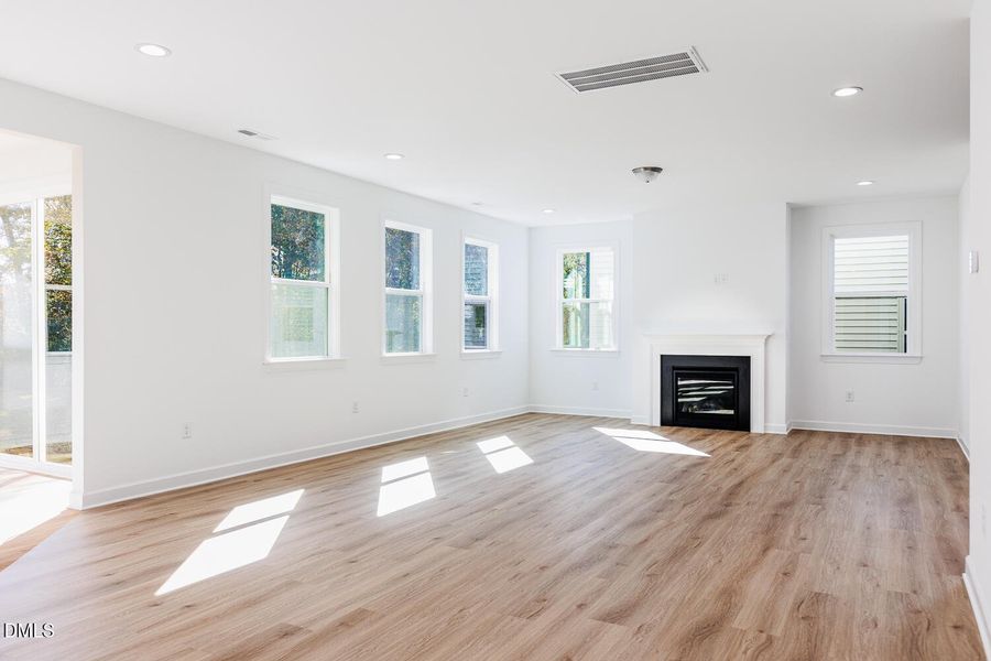 Mag SF-Lot 170-Lassen_QMI (11) Mag SF-Lot 170-Lassen_QMI (11)