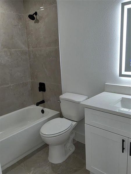 Furnished interior view inside a new home in , Cape Coral (Image 5).