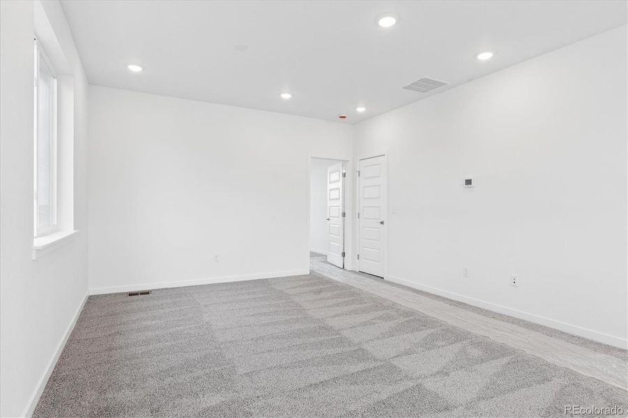 Spacious, unfurnished interior of a new home in The Summit at Meridian, Englewood (Image 20).