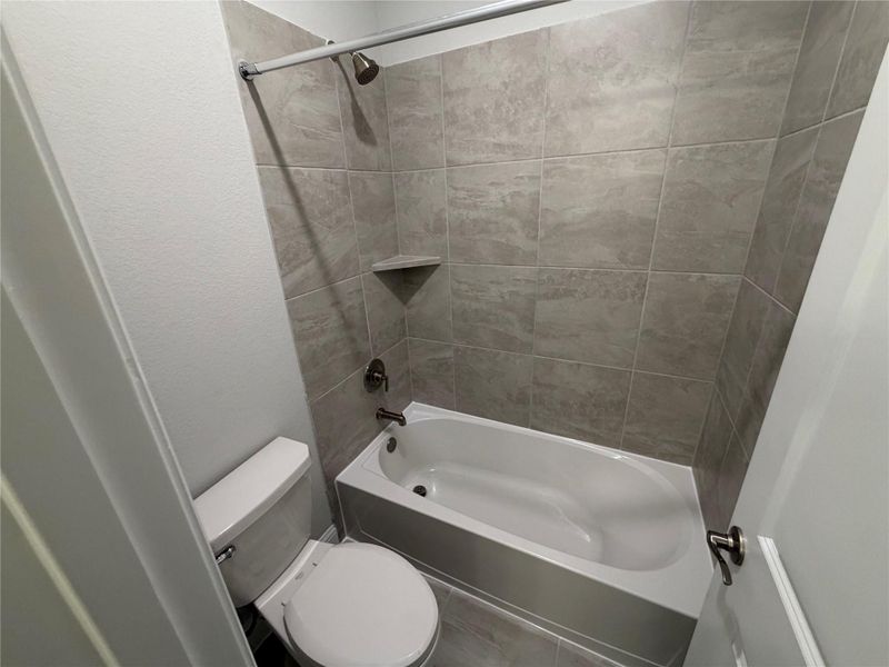 Furnished interior view inside a new home in Brookewater, Rosenberg (Image 8).