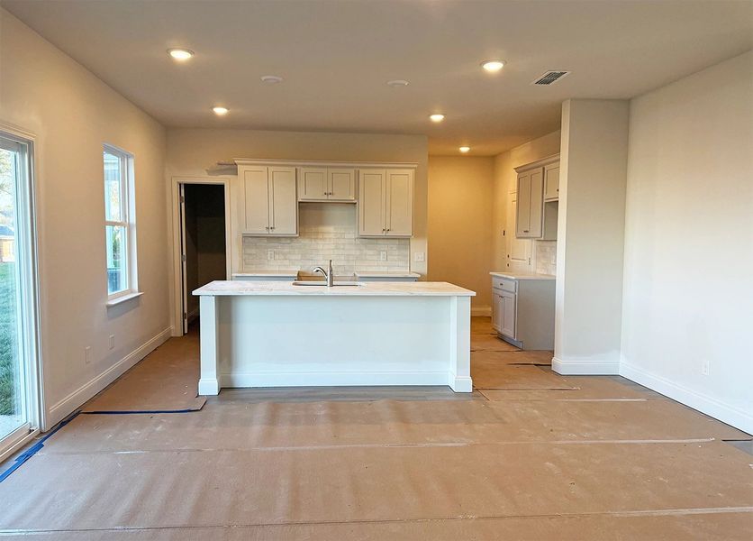 Breakfast Area to Kitchen