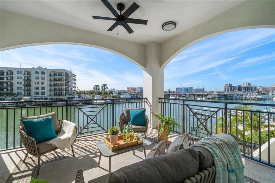 Exterior details and patio area of a home in , Clearwater Beach (Image 27).
