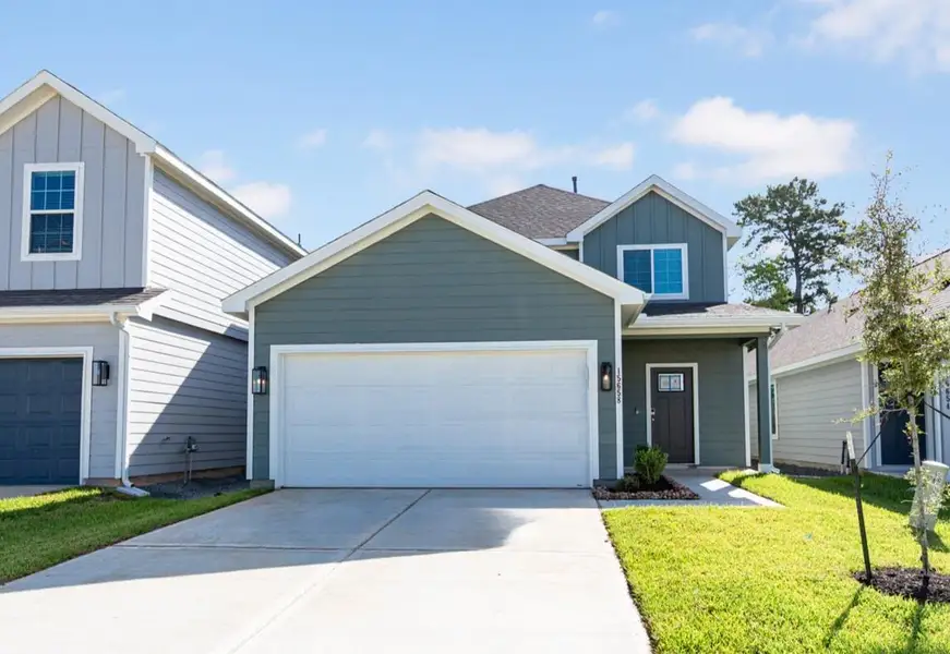 Front exterior of a new home in Bammel Oaks, Houston, TX, highlighting curb appeal (Image 2). Front exterior of a new home in Bammel Oaks, Houston, TX, highlighting curb appeal (Image 2).