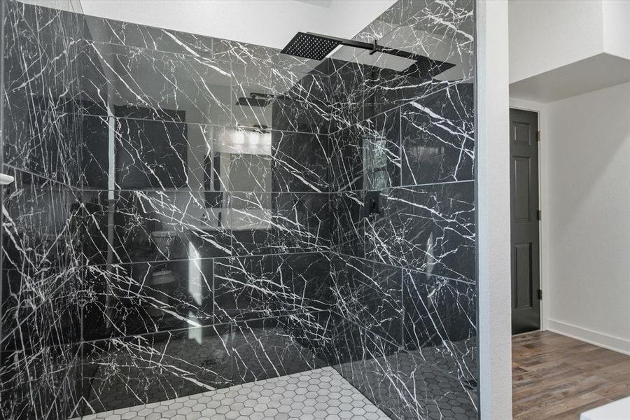 Close-up of interior finishes inside a home in , Grand Saline (Image 19).