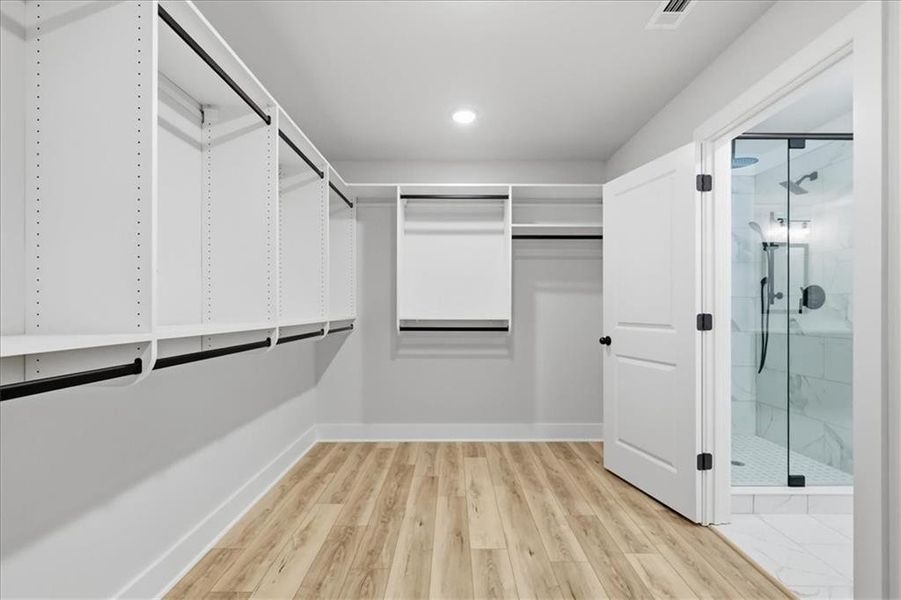 Spacious, unfurnished interior of a new home in , Lawrenceville (Image 41).