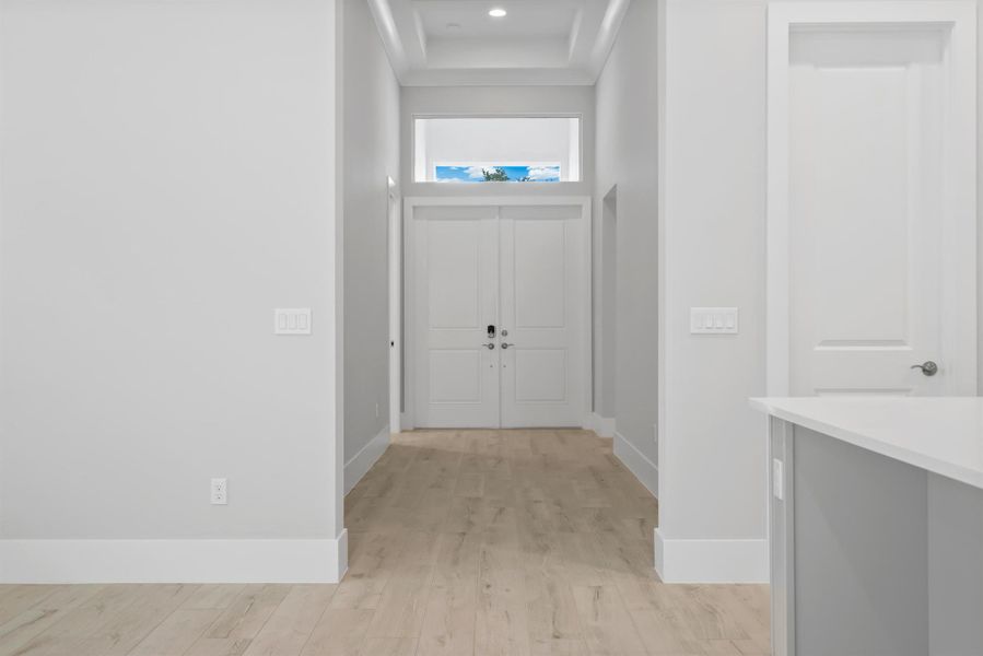 Spacious, unfurnished interior of a new home in , Vero Beach (Image 28).