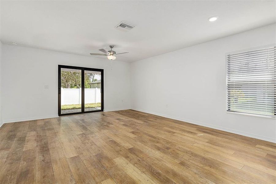 Spacious, unfurnished interior of a new home in , Port Charlotte (Image 16).