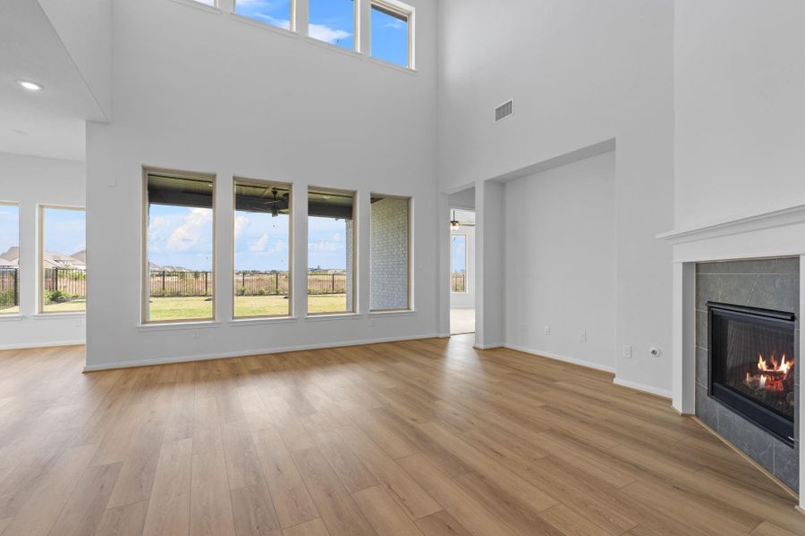 Spacious, unfurnished interior of a new home in Bridgeland 55', Cypress (Image 18).