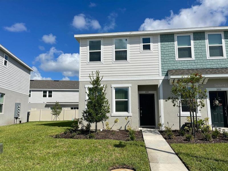 Exterior details and patio area of a home in , Kissimmee (Image 15).