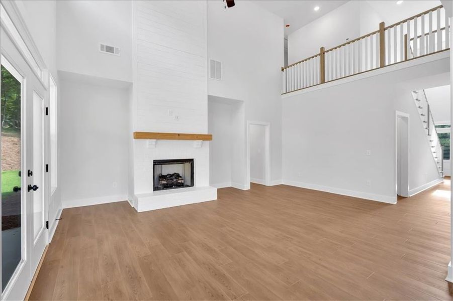 Spacious, unfurnished interior of a new home in , Rome (Image 14).
