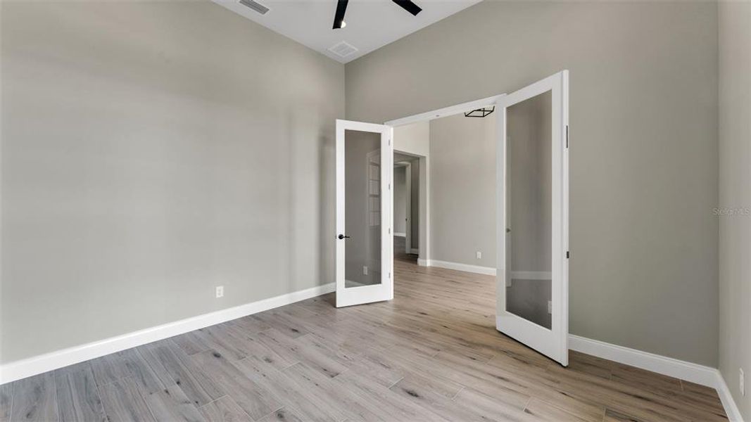 Spacious, unfurnished interior of a new home in , Lakeland (Image 38).