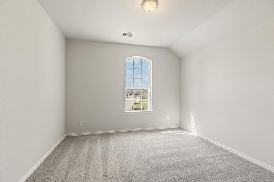 Spacious, unfurnished interior of a new home in Brookewater, Rosenberg (Image 17).