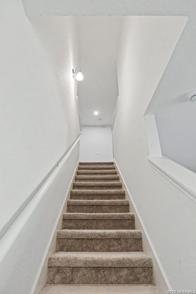 Spacious, unfurnished interior of a new home in Hennersby Hollow, San Antonio (Image 25).