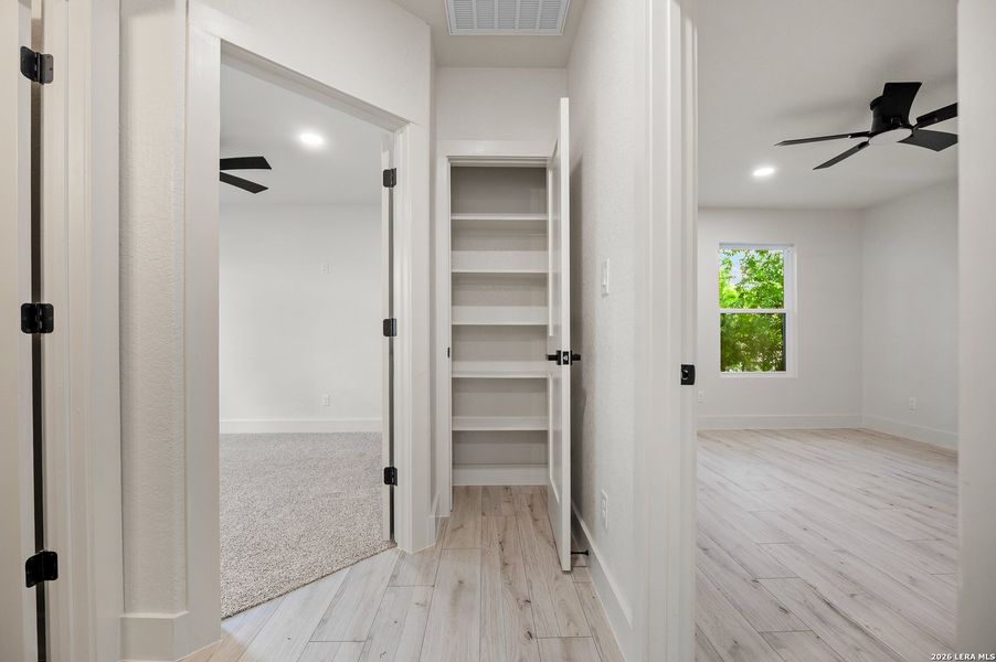Spacious, unfurnished interior of a new home in , San Antonio (Image 23).