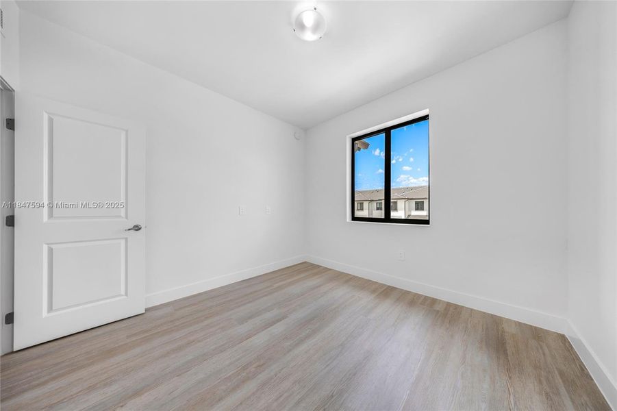 Spacious, unfurnished interior of a new home in , Homestead (Image 19).