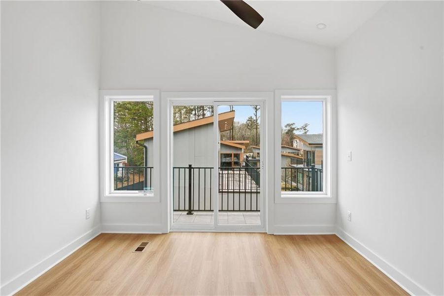 Spacious, unfurnished interior of a new home in , Union City (Image 19). Spacious, unfurnished interior of a new home in , Union City (Image 19).