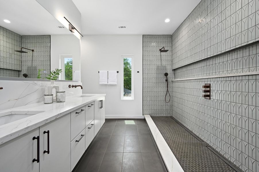 (Glass not installed yet.) (Glass not installed yet.)