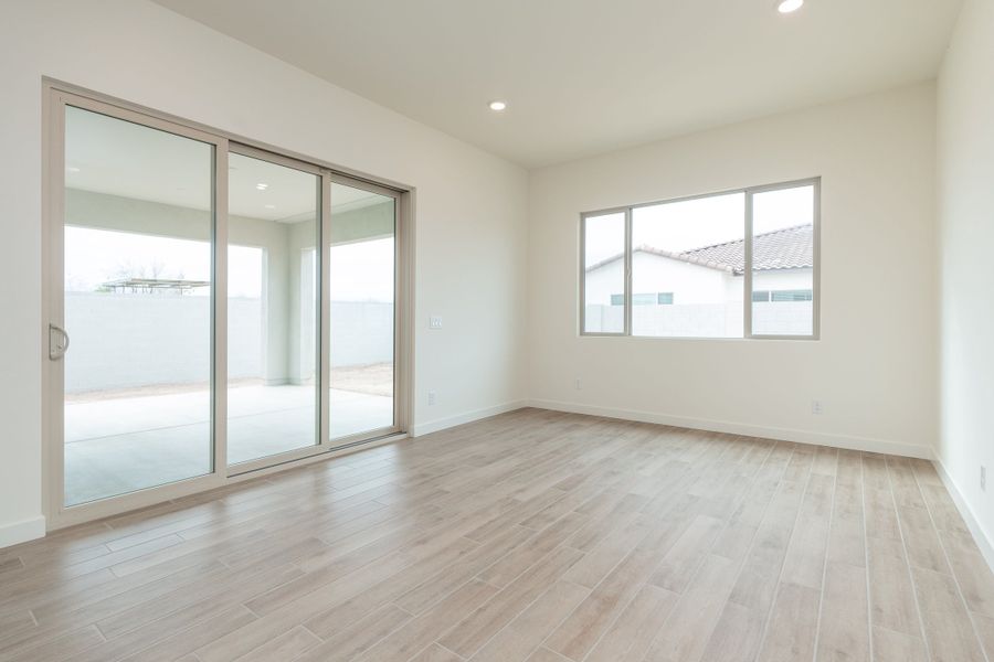 Spacious, unfurnished interior of a new home in Soleo, San Tan Valley (Image 11).