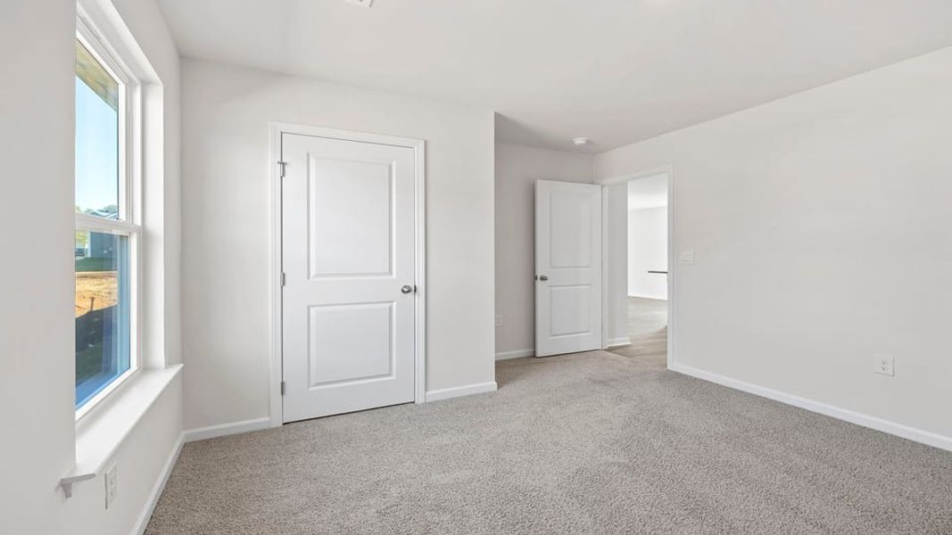 Spacious, unfurnished interior of a new home in Baxter Village, Boiling Springs (Image 20).