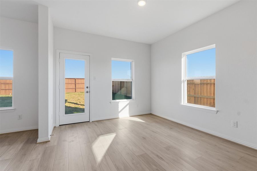 Spacious, unfurnished interior of a new home in Oakwood Estates, Waller (Image 27).