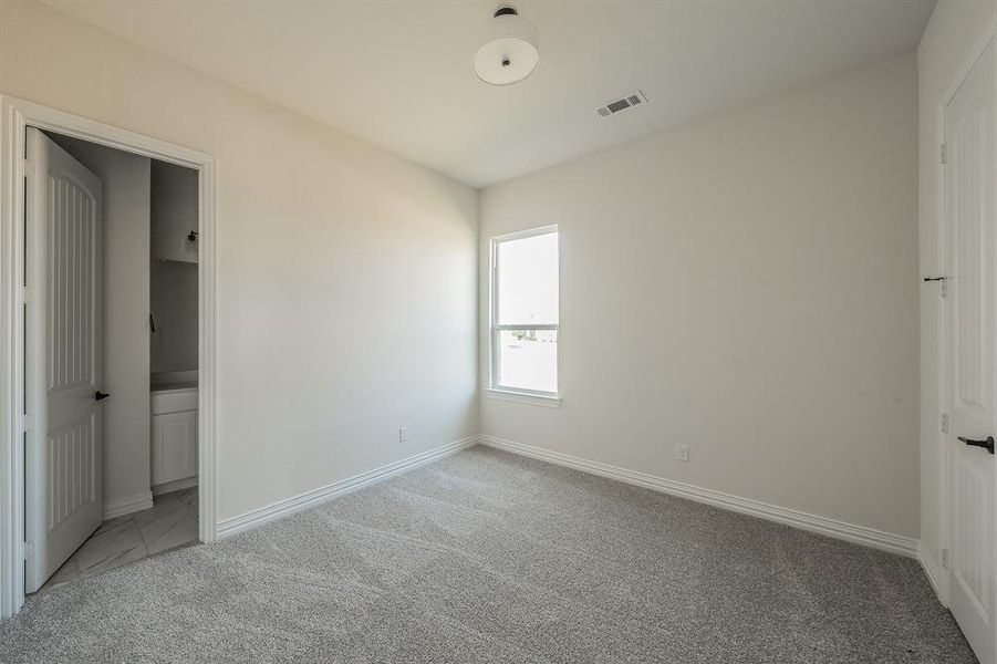 Spacious, unfurnished interior of a new home in Matthews Farms, Venus (Image 32).