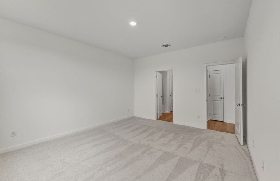 Spacious, unfurnished interior of a new home in Alto, San Marcos (Image 12).