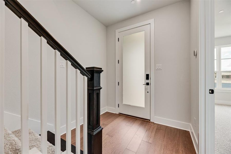 Spacious, unfurnished interior of a new home in Collin Creek, Plano (Image 19).