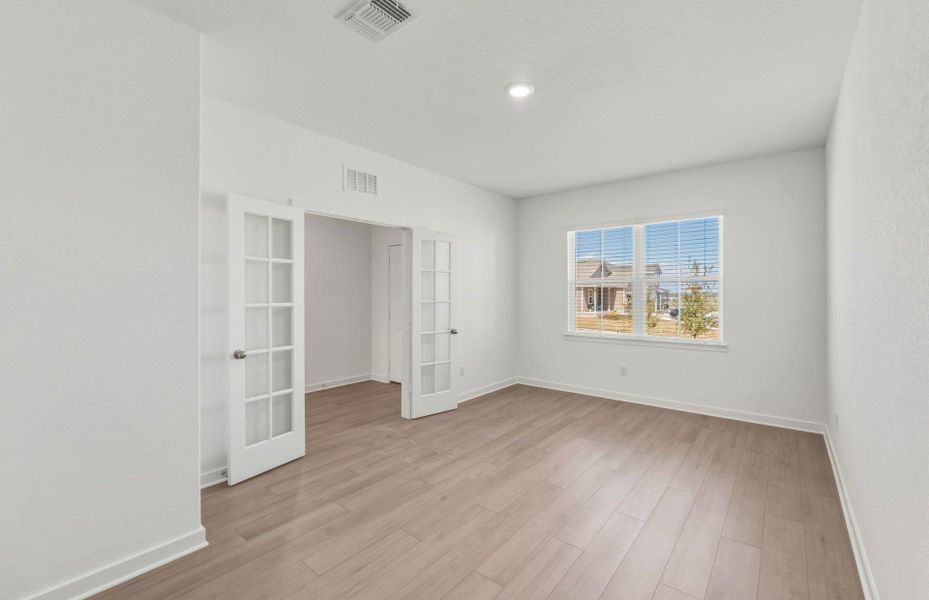 Spacious, unfurnished interior of a new home in Skyview, Belton (Image 16).