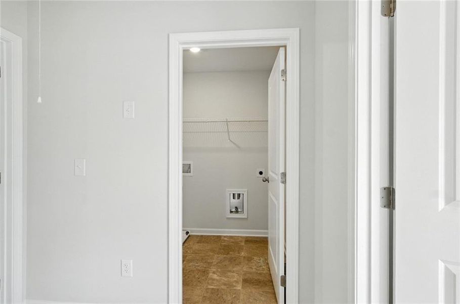 Spacious, unfurnished interior of a new home in Creekside Landing, Dallas (Image 15).