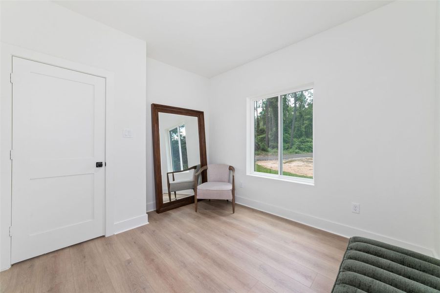 Flex Room or possible 4th bedroom Flex Room or possible 4th bedroom