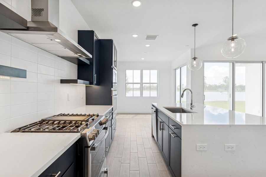 Kitchen & Dining Area