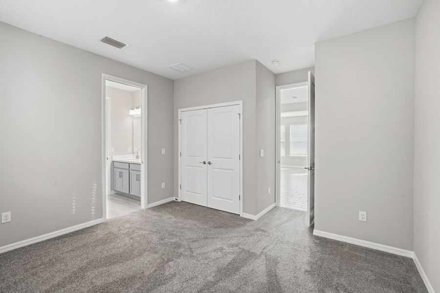 Spacious, unfurnished interior of a new home in Hammock at Two Rivers, Zephyrhills (Image 22).