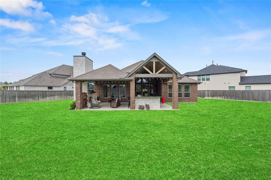 Oversize backyard lot