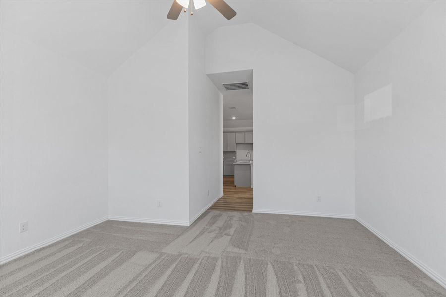 Spacious, unfurnished interior of a new home in Wildrye, Waller (Image 31).