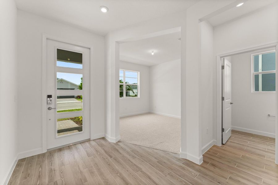 Spacious, unfurnished interior of a new home in Tradition - Cadence, Port St. Lucie (Image 10).