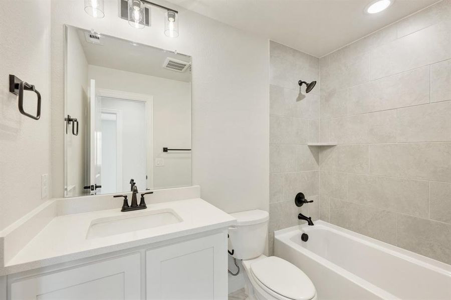 Furnished interior view inside a new home in Painted Tree Woodland District 50, McKinney (Image 10). Furnished interior view inside a new home in Painted Tree Woodland District 50, McKinney (Image 10).