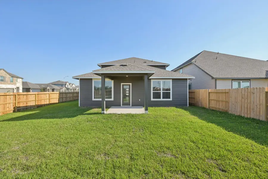 Exterior details and patio area of a home in Glendale Lakes, Rosharon (Image 3). Exterior details and patio area of a home in Glendale Lakes, Rosharon (Image 3).